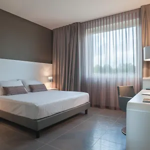 8piuhotel Hotel