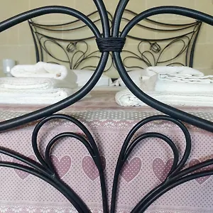 White Bed and breakfast